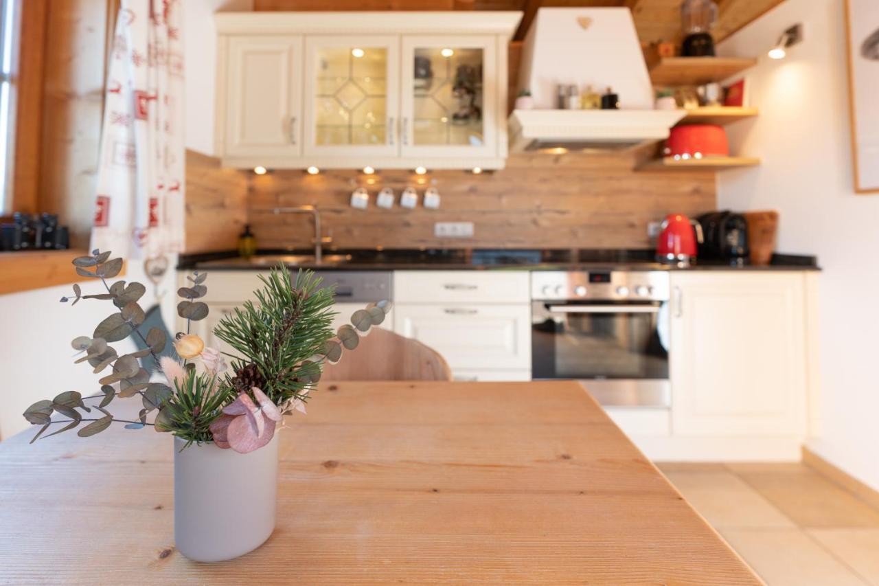 Dorfchalets & Apartments - Authentic Experience In Centre Of Kaprun Including Tauernspa And Summercard 외부 사진