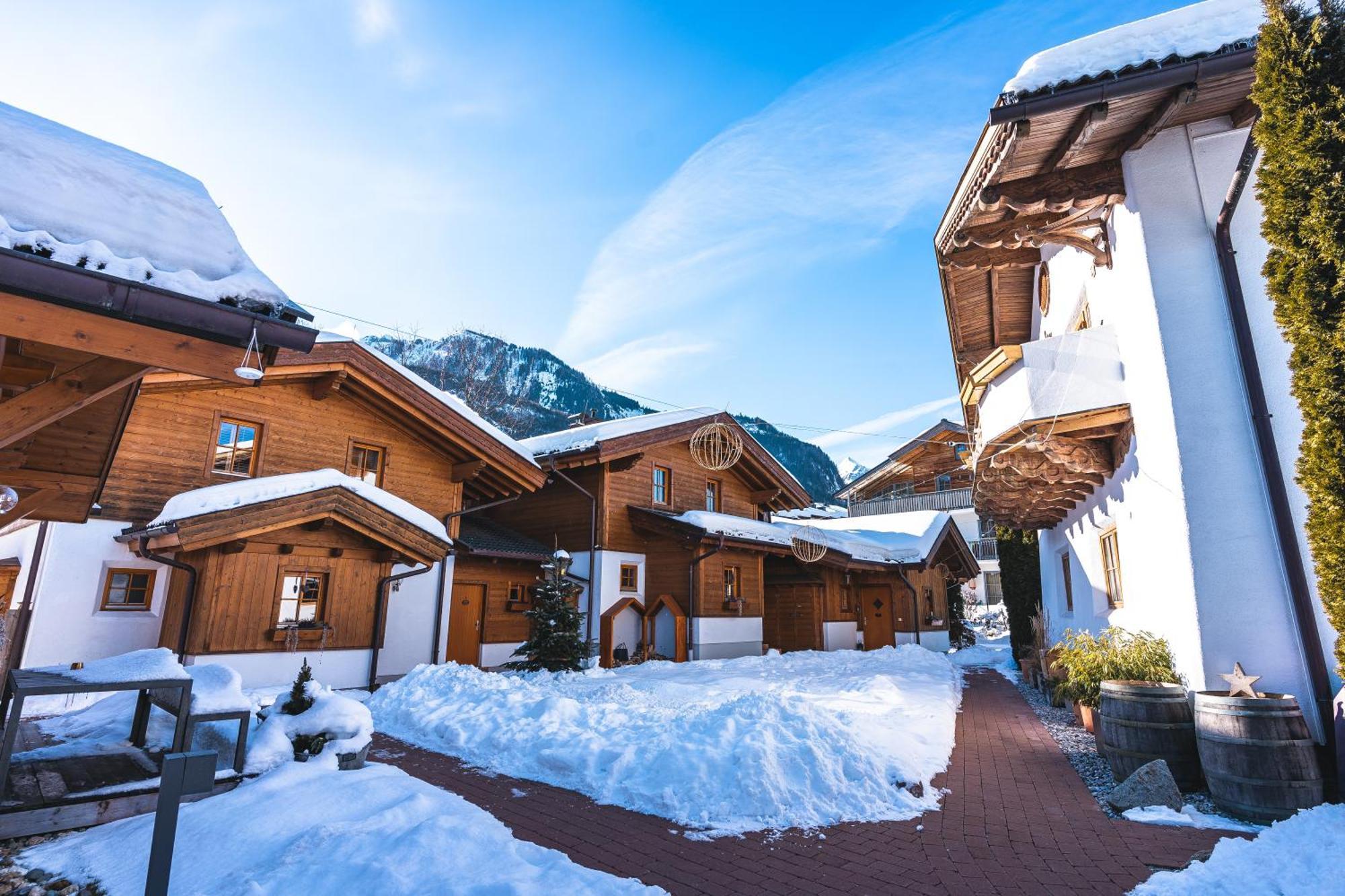 Dorfchalets & Apartments - Authentic Experience In Centre Of Kaprun Including Tauernspa And Summercard 외부 사진
