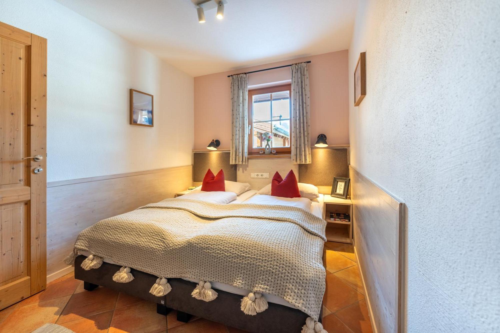 Dorfchalets & Apartments - Authentic Experience In Centre Of Kaprun Including Tauernspa And Summercard 외부 사진