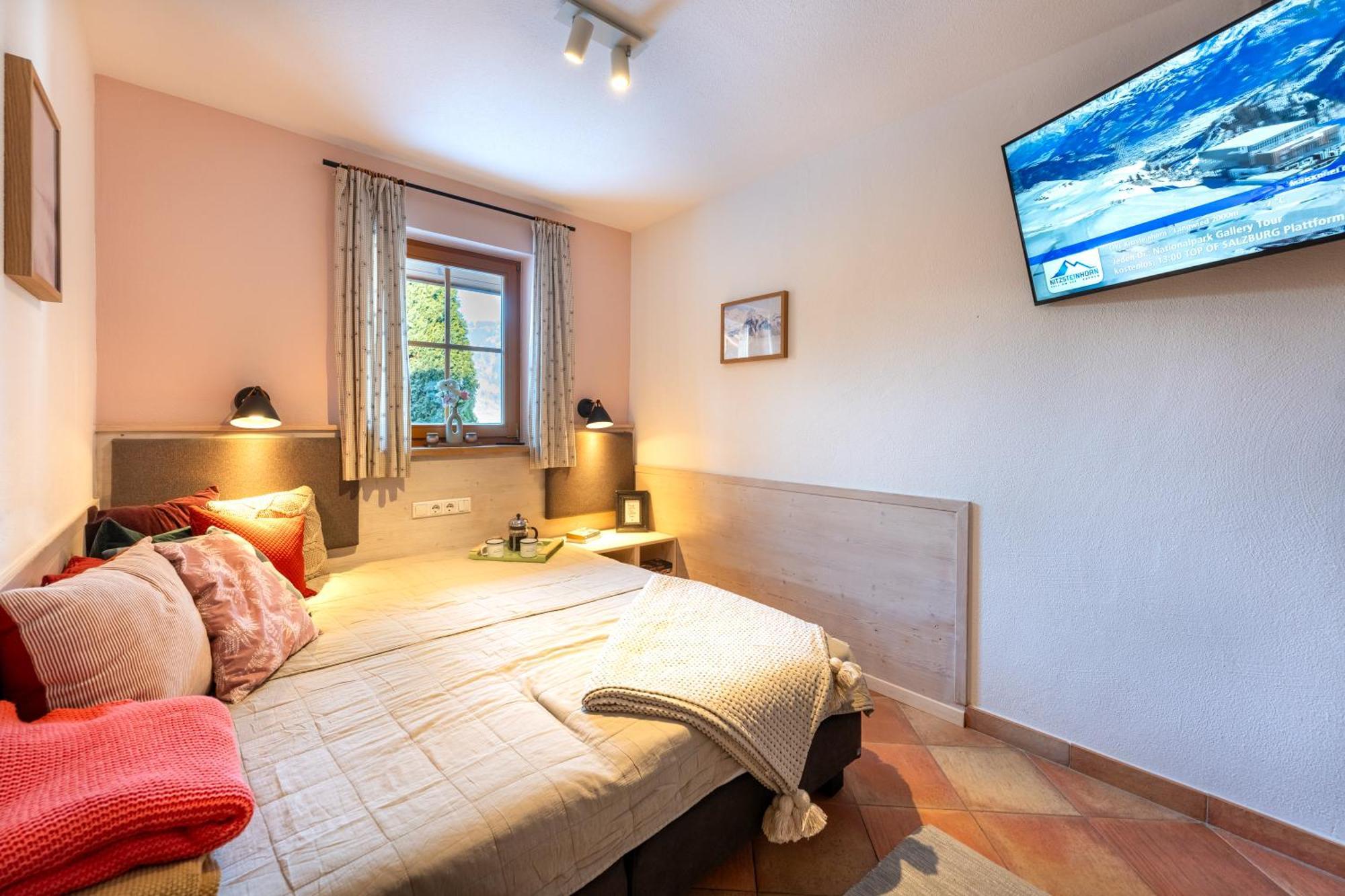 Dorfchalets & Apartments - Authentic Experience In Centre Of Kaprun Including Tauernspa And Summercard 외부 사진